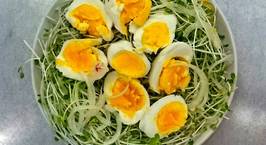 Hình ảnh món Rau mầm cải trộn dầu giấm trứng