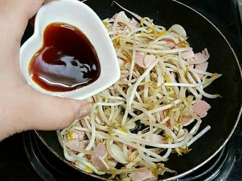 Thịt hun khói xào giá 베이컨 숙주 볶음 Bếp Nhà Choi UnSu tiếp tục gửi recipe step 3 photo