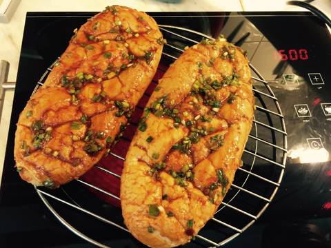 Bánh mì nướng muối ớt và cá ngừ bào recipe step 5 photo