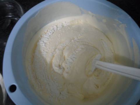 Bánh bông lan cuộn recipe step 2 photo