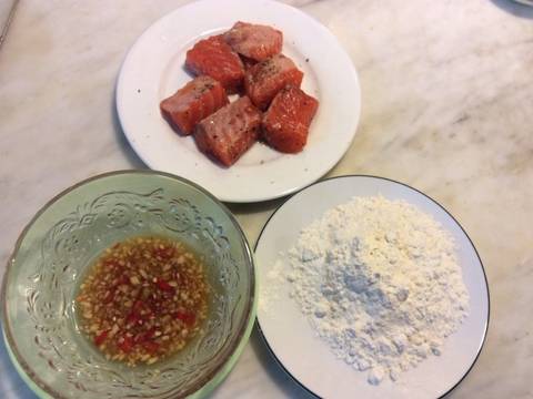Cá hồi chiên ngậm mắm ớt recipe step 1 photo