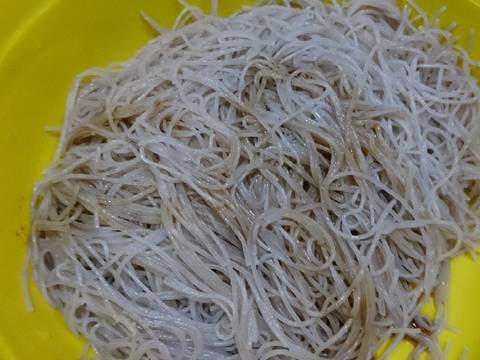 Bún gạo lứt xào chay bước làm 2 hình