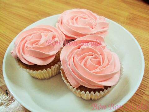 Cupcake Vani Màu Hường cho Valentine's Day recipe step 5 photo