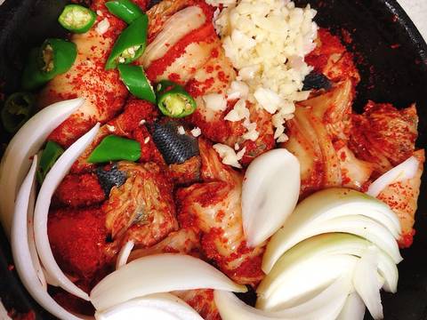 Cá kho kimchi kiểu Hàn recipe step 2 photo