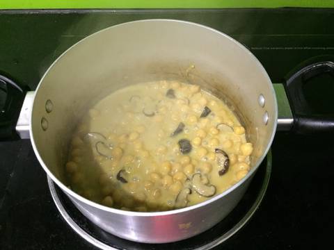 Đậu gà hầm nấm hương và nước cốt dừa recipe step 4 photo