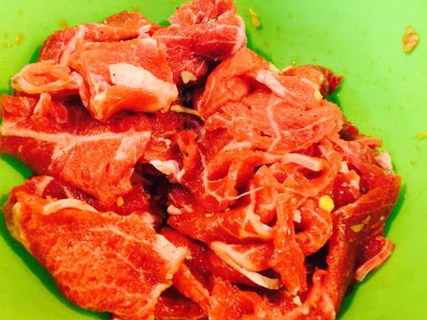 Thịt bò Úc xào củ cải Việt recipe step 1 photo