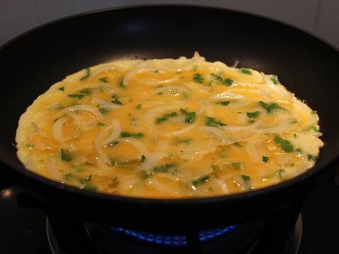 Trứng chiên hành tây recipe step 3 photo