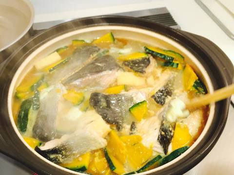 Lẩu Cá hồi nấu rau củ chanchan nabe recipe step 6 photo