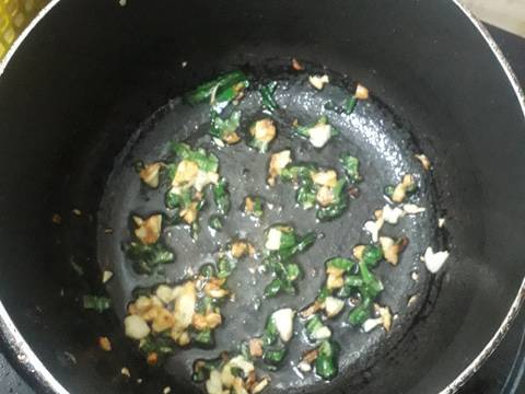 Trứng cút rim chua lá gừng recipe step 3 photo