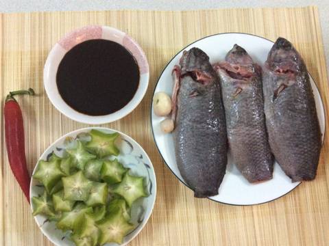 Cá rô phi kho tương, khế recipe step 1 photo