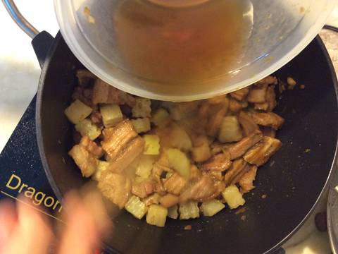 Thịt đùi kho với đậu phụ và su hào recipe step 6 photo