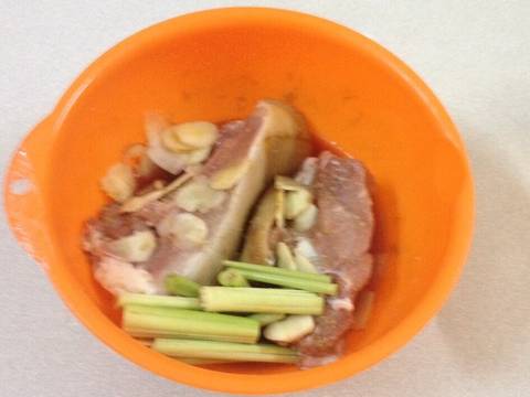 Thịt lợn mán nướng riềng, mẻ, sả recipe step 1 photo