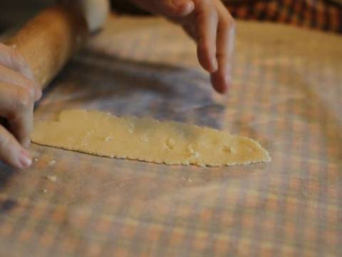 Bánh mận tím và quả phỉ nướng recipe step 1 photo