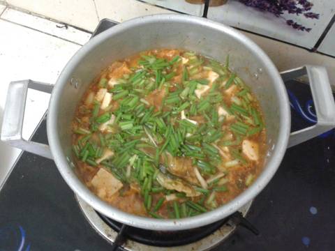Canh kimchi đậu hũ siêu cay recipe step 6 photo