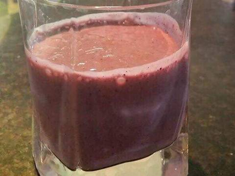 Mixed berry smoothie recipe step 2 photo