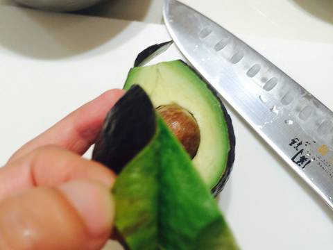 Cá hồi rán ăn với bơ recipe step 4 photo