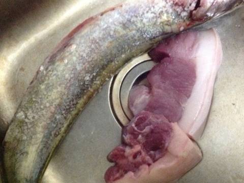 Cá nheo kho với thịt recipe step 1 photo