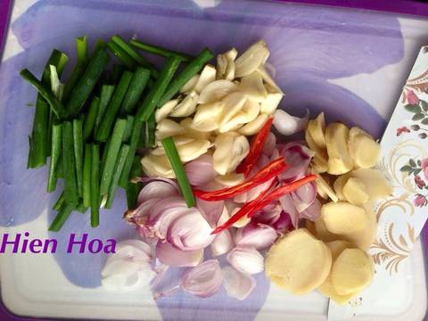 Cháo Ếch Singapore (Clay Pot Kung Pao Frog Legs) recipe step 2 photo