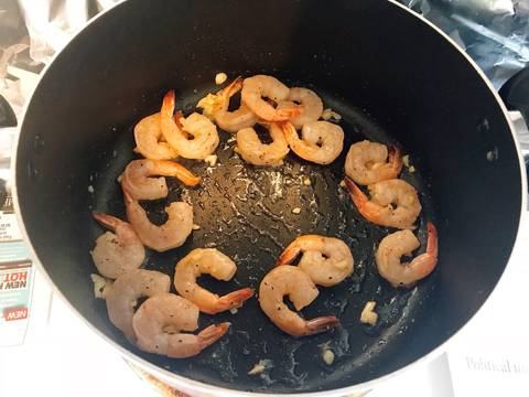 Canh chua rau muống nấu tôm 🦐 recipe step 4 photo