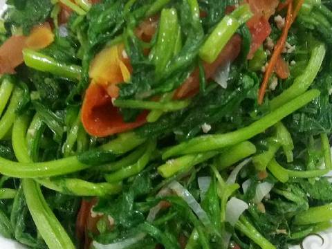 Canh cải cúc nấu với cà chua và thịt băm 😙 recipe step 7 photo