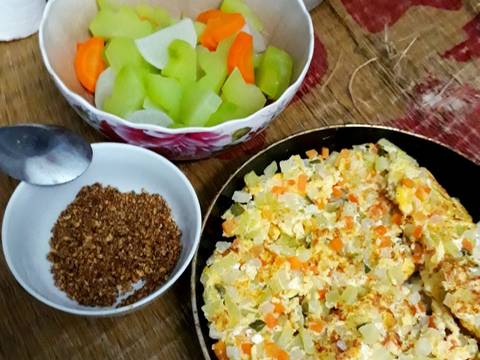 Trứng rán rau củ 🥕 recipe step 4 photo