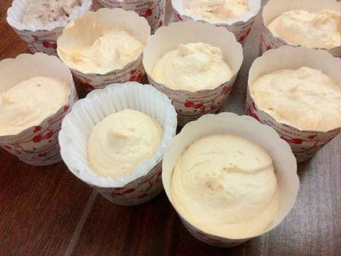 Vanilla Cupcakes recipe step 6 photo