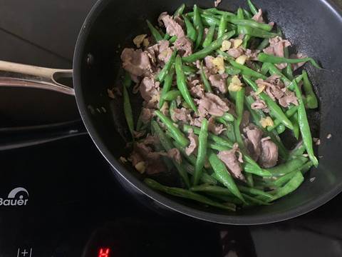 Thịt bò xào đậu cove recipe step 5 photo