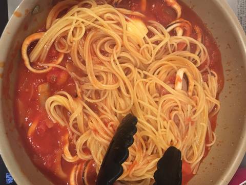 Pasta xào mực sốt cà chua recipe step 7 photo