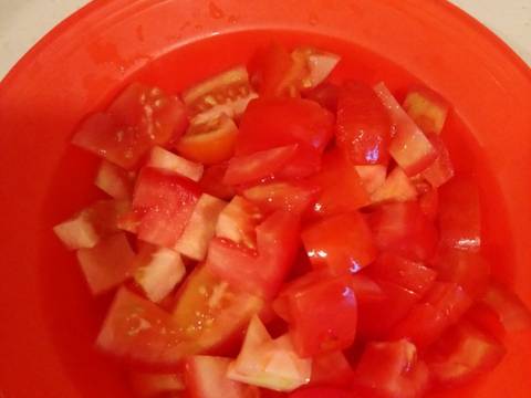 Ức gà xào cà chua recipe step 2 photo