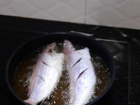Cá đổng chiên ớt sa tế recipe step 1 photo