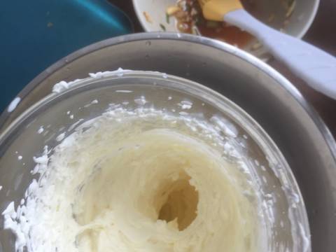 Bánh bông lan cuộn xốp mềm nhân hoa quả (roll sponge cake) recipe step 7 photo