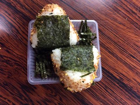 Cơm nắm onigiri Nhật Bản recipe step 4 photo