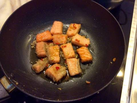Cá hồi chiên ngậm mắm ớt recipe step 3 photo