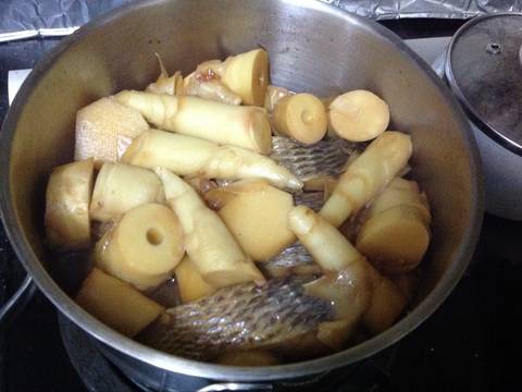 Cá rô phi kho măng recipe step 3 photo