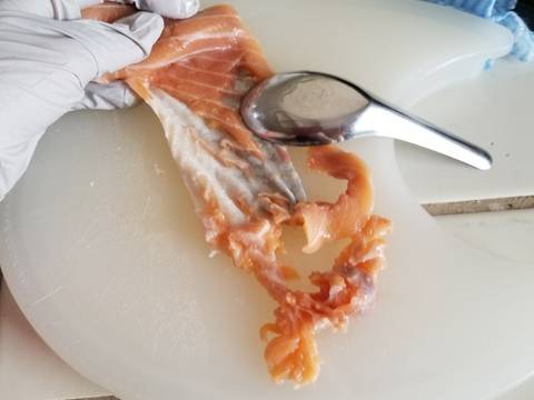 Sườn cây nướng, chả từ da cá hồi, ruốc cá hồi recipe step 3 photo