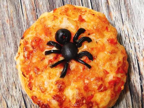 Mini Spider Pizzas- Halloween recipe step 5 photo