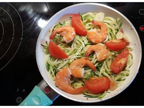 Zucchini Spaghetti (Mỳ spaghetti bí ngòi) #cleaneating recipe step 5 photo