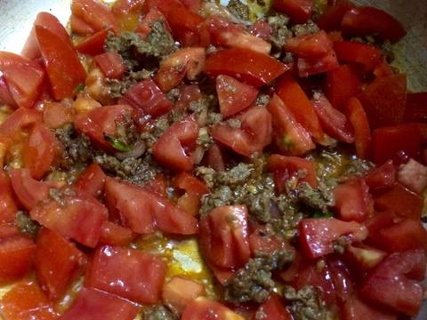 Canh cà chua nấu thịt băm recipe step 2 photo