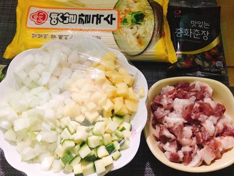 JjajangmyeonMỳ tương đen Hàn Quốc 🍜🍜 recipe step 1 photo