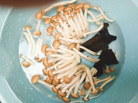 Canh nấm ngọc tẩm với rong biển recipe step 1 photo