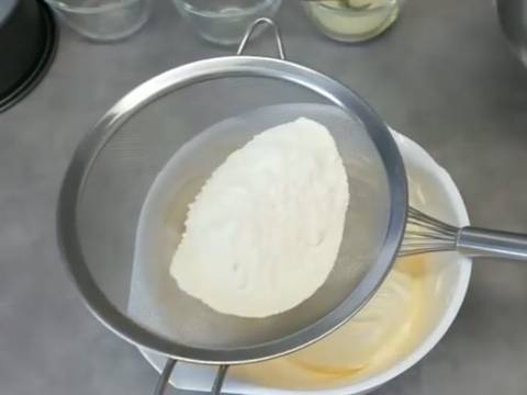 Bánh bông lan nhà Heo đi tắm :) recipe step 3 photo