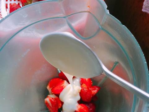Sữa chua dầm dâu recipe step 2 photo