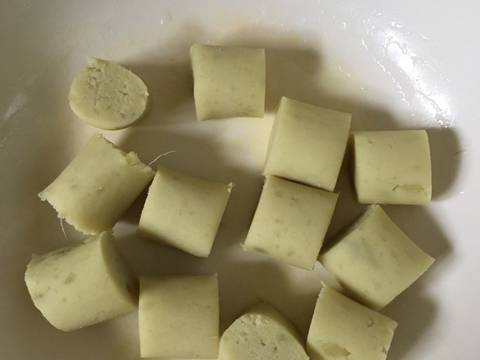 Chè hạt sen khoai dẻo (mưa gió vét tủ) recipe step 2 photo