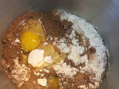 Bánh bông lan sô cô la vanilla :) recipe step 2 photo