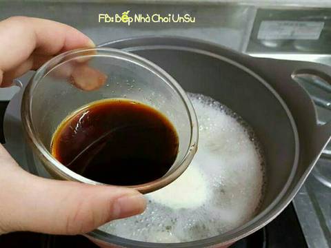 Trứng cút kho nấm 메추리알 버섯조림 recipe step 3 photo