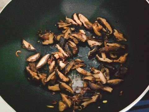 Cháo đậu xanh hạt sen với nấm hương recipe step 4 photo