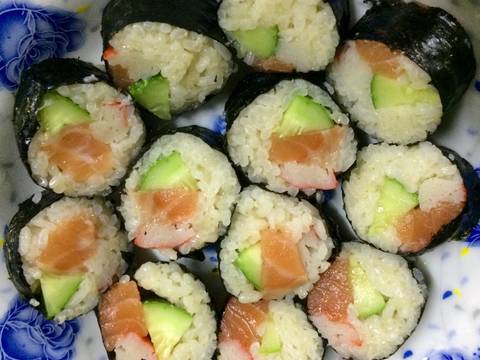 Sushi cá hồi recipe step 10 photo
