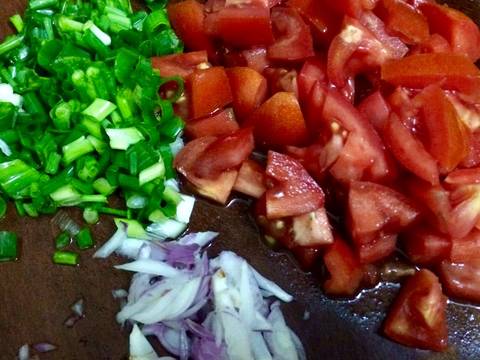 Canh cà chua nấu thịt băm recipe step 1 photo