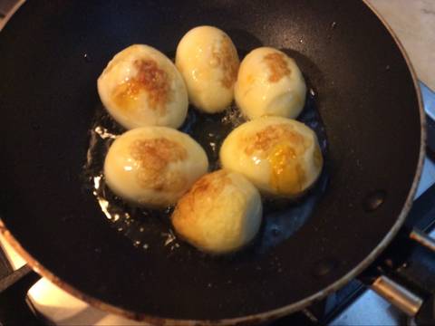 Trứng gà ác kho thịt cho sản phụ recipe step 4 photo