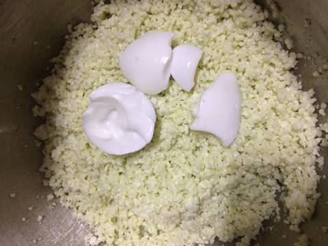 Xôi khúc lá dứa bọc trứng muối recipe step 22 photo